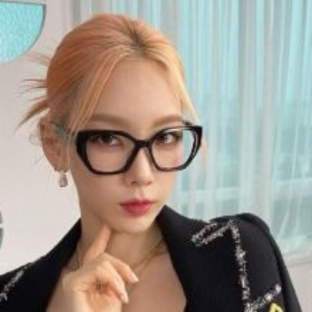 Prada Black Women's Glasses - Picture 10 of 10